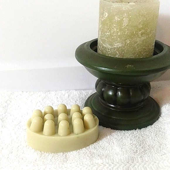 HANDCRAFTED AVOCADO CUCUMBER MASSAGE BAR HANDMADE GOAT MILK SOAP BAR 4oz. NWT - Picture 5 of 5